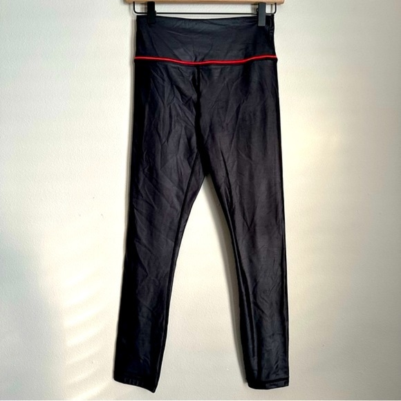 ZYIA black and red shiny legging - Picture 3 of 5